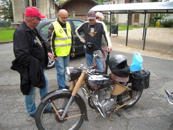 mini_tour-de-france-a-motos-anciennes-2014-53fce46aeb562.jpg