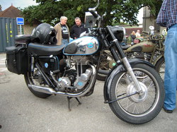 mini_tour-de-france-a-motos-anciennes-2014-53fce66235d62.jpg