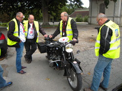 mini_tour-de-france-a-motos-anciennes-2014-53fce95b9e35a.jpg